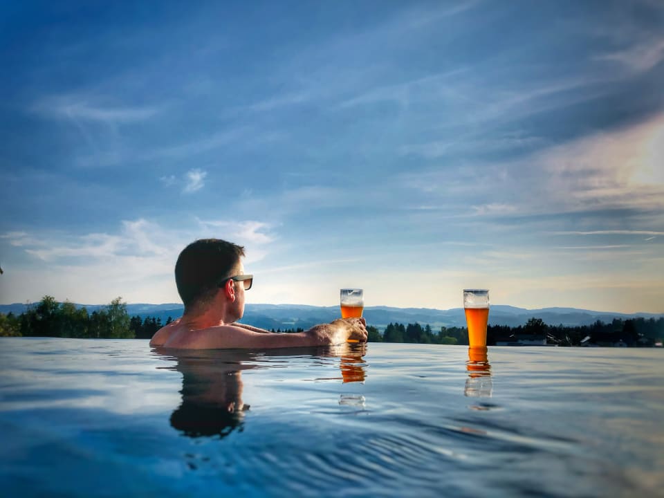 Pool 1. Bier & Wohlfühlhotel Gut Riedelsbach