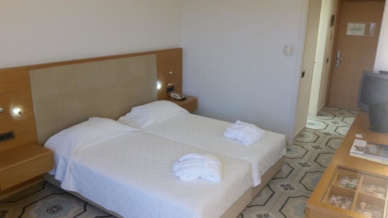 Harte Betten mit Ritze Caravia Beach Hotel
