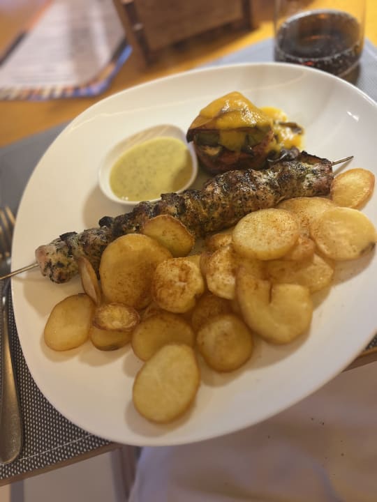 Gastro Anissa Beach & Village