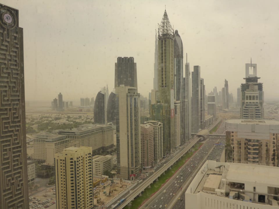 Blick aus unserem Zimmer The Tower Plaza Hotel Dubai