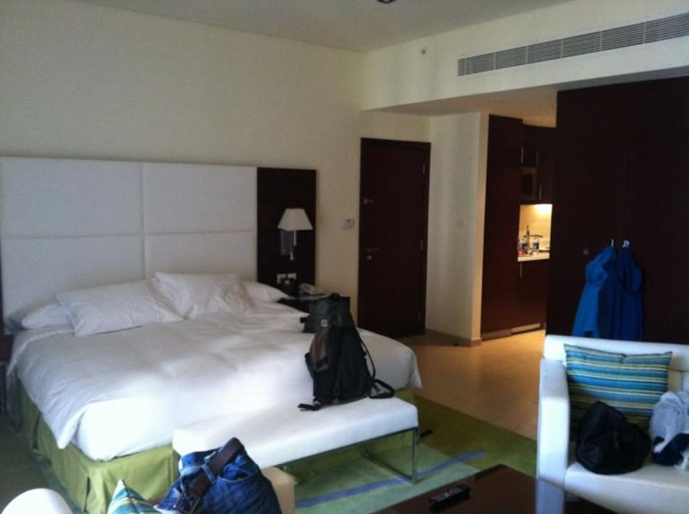 Zimmer mit Küchenbereich Hilton Dubai Jumeirah