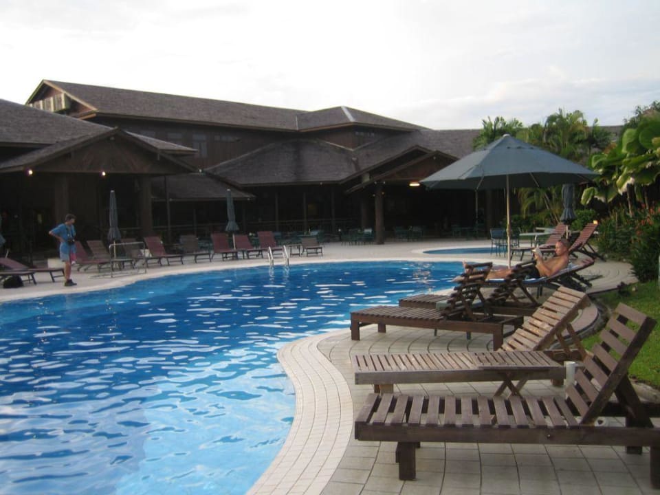 Ansicht des Pools Aiman Batang Ai Resort & Retreat