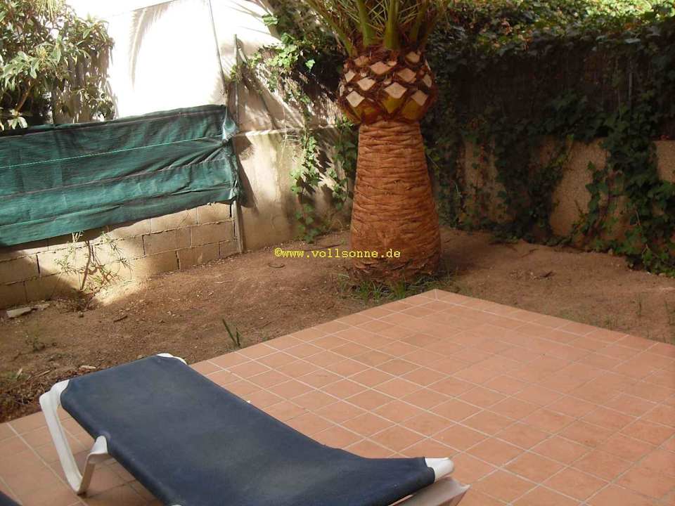 Ungepflegte Terrasse Flacalco Hotel & Apartments