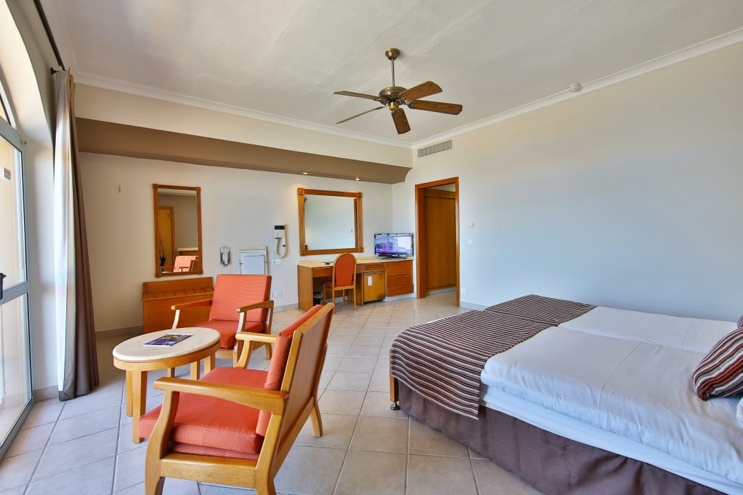 Zimmer Paradise Bay Resort Hotel