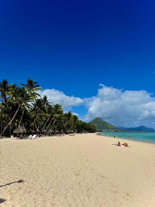 Strand La Pirogue Mauritius