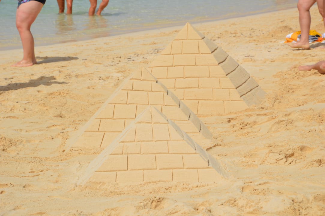 Anlegen auf einer Sandbank Old Palace Resort Sahl Hasheesh