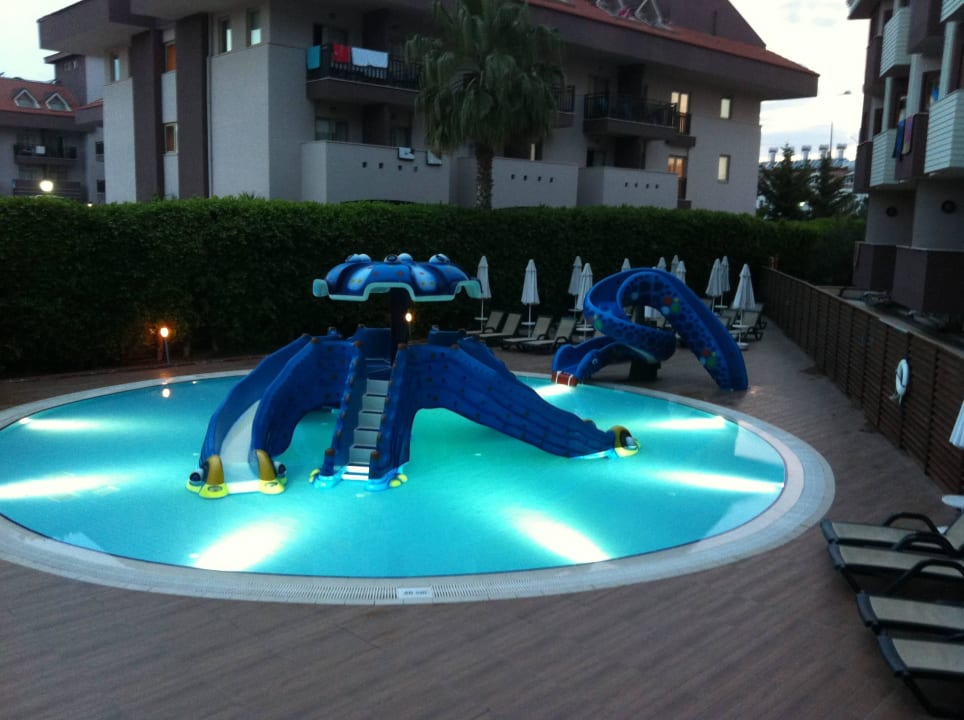 Kinderpool Hane Family Resort