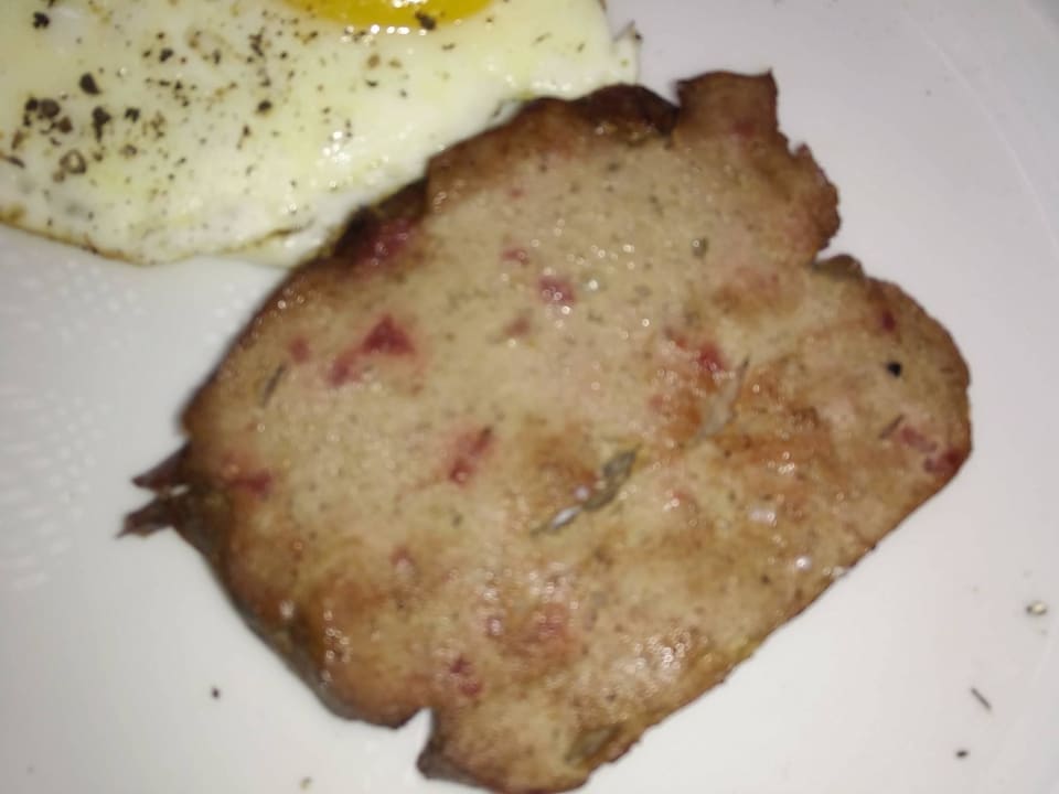 Leberkäse mit Ei - kalt und eklig ROBINSON DJERBA BAHIYA