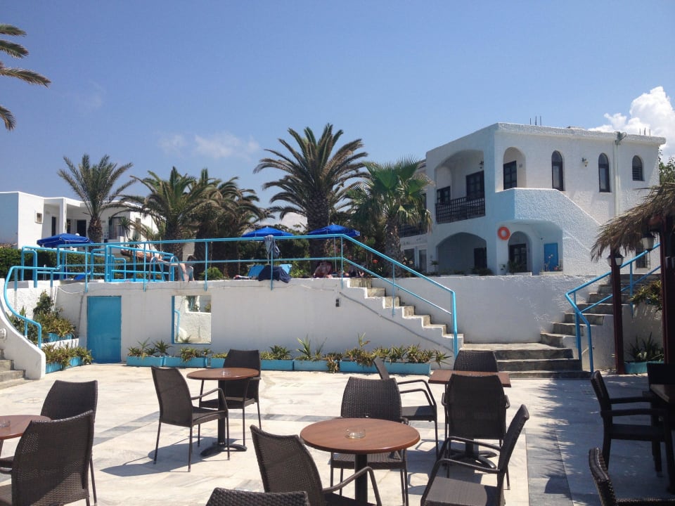 Blick von der Bar zum Pool HARPIN Happy Days Beach Hotel