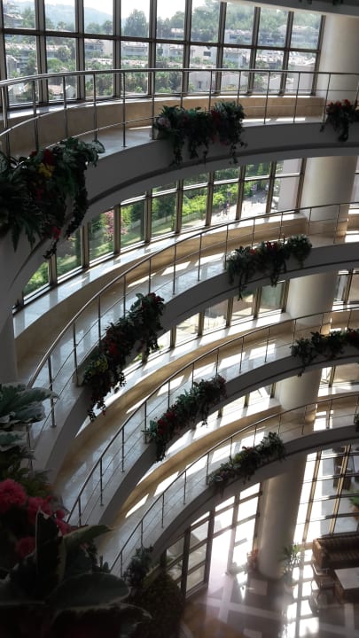 Blick auf die Front von innen Saphir Resort & Spa