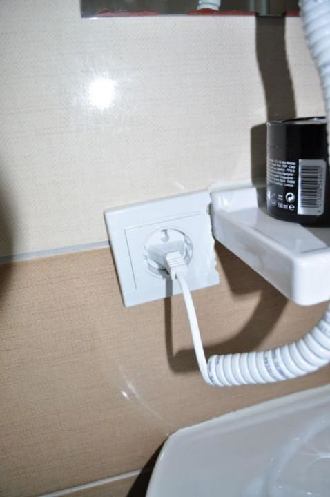 Badezimmersteckdose nach Vorschrift Club Hotel Anjeliq