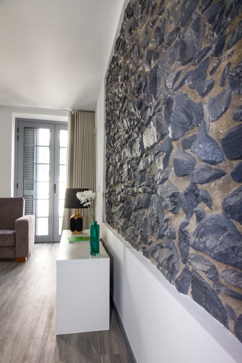 Zimmer Apartamentos Funchal by Petit Hotels