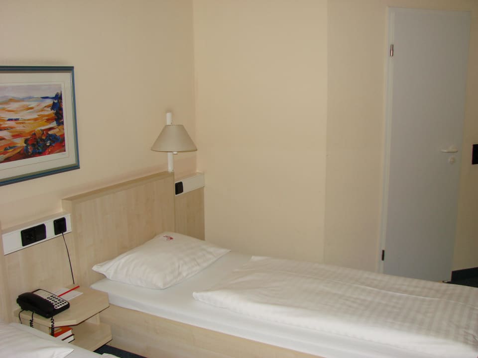 Bett & Badtür rugs HOTEL Augsburg City