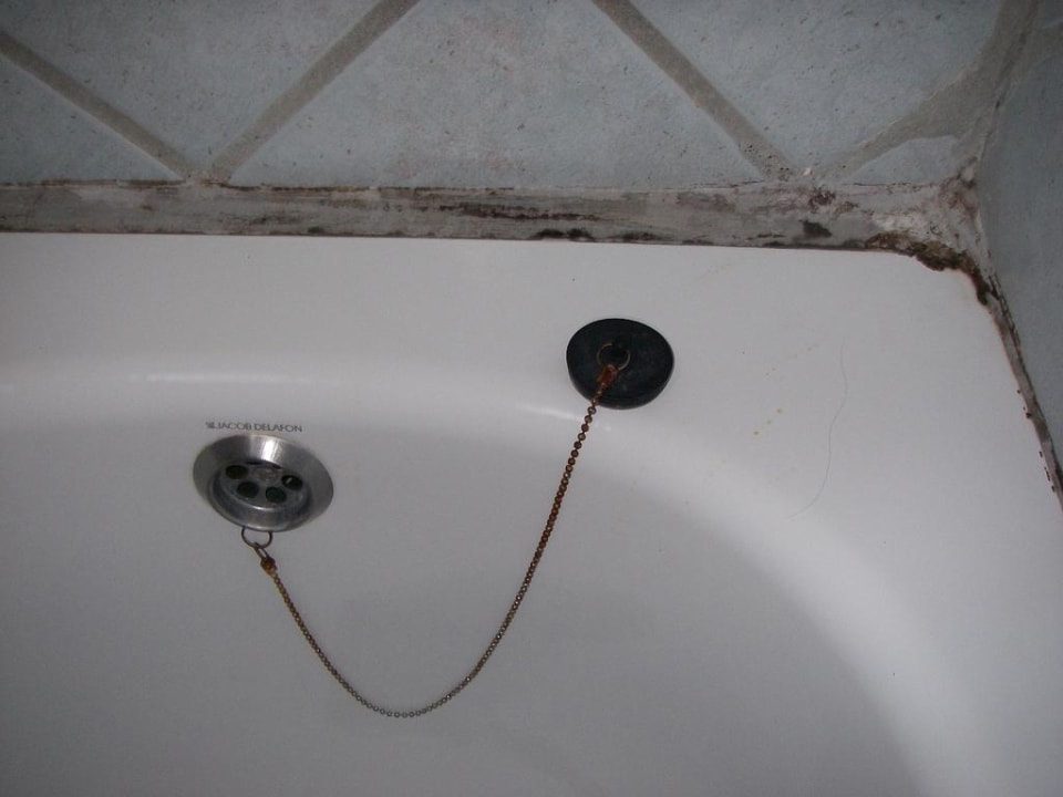 Zustand der Badewanne Mitsis Rodos Village