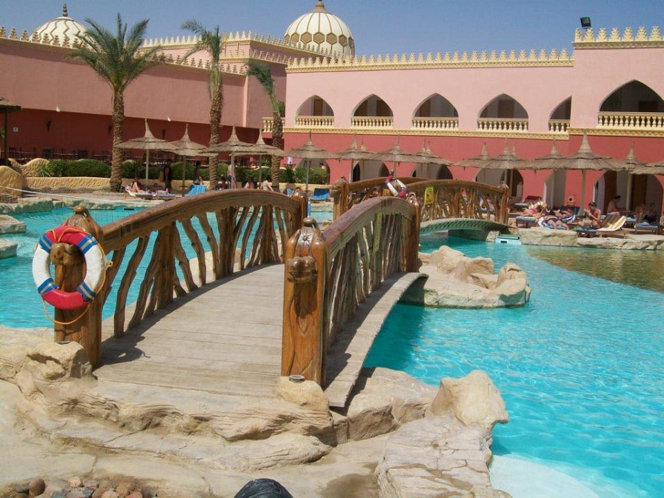 Toller beheizter Pool ca. 29 Grad Pickalbatros Alf Leila Wa Leila Resort - Neverland Hurghada