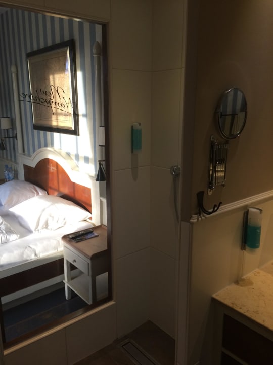 Von der Dusche aus ins Zimmer ;) Hotel Bell Rock Europa-Park