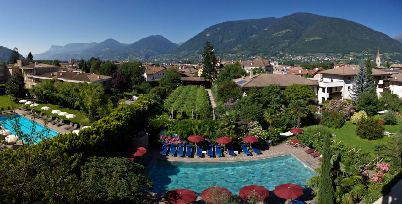 Blick vom Haupthaus / view from the main buliding  Hotel Gartenresidence Zea Curtis