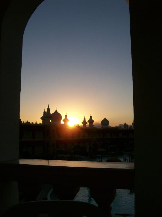 Sonnenuntergang vom Balkon Pickalbatros Alf Leila Wa Leila Resort - Neverland Hurghada