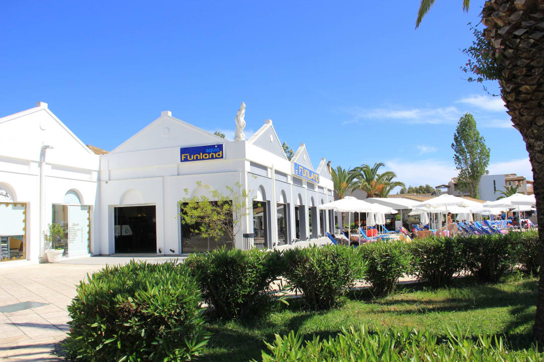 Funhaus Sandy Beach Resort