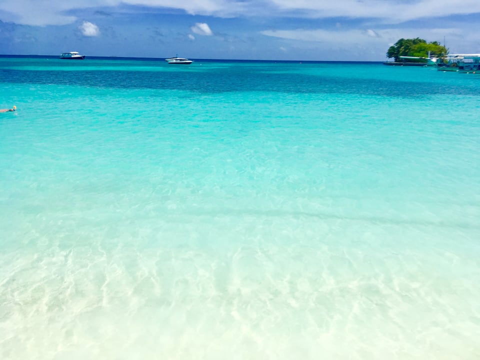 Strand Kuredu Island Resort & Spa