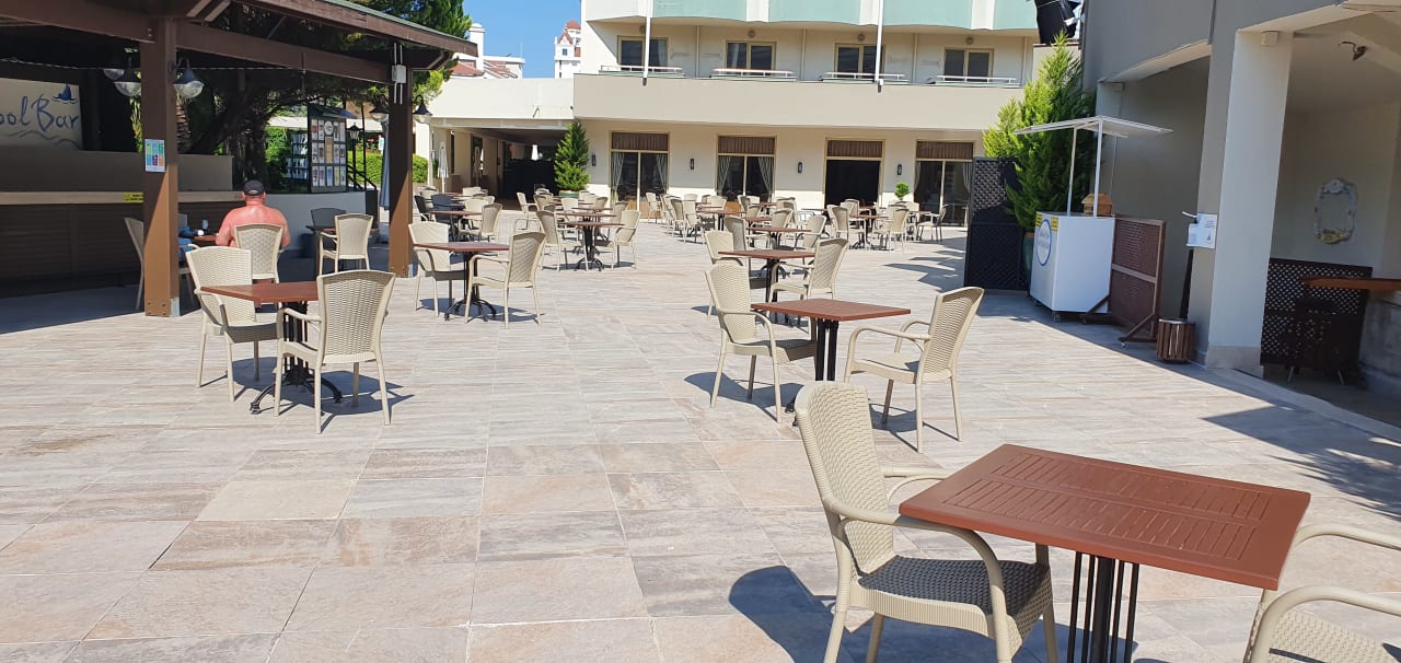 Gastro Side Breeze Hotel