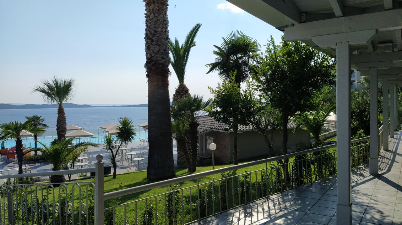 Gartenanlage Akrathos Beach Hotel