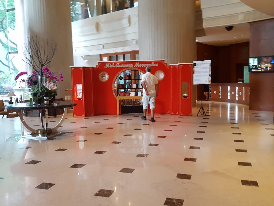 Lobby Renaissance Kuala Lumpur Hotel