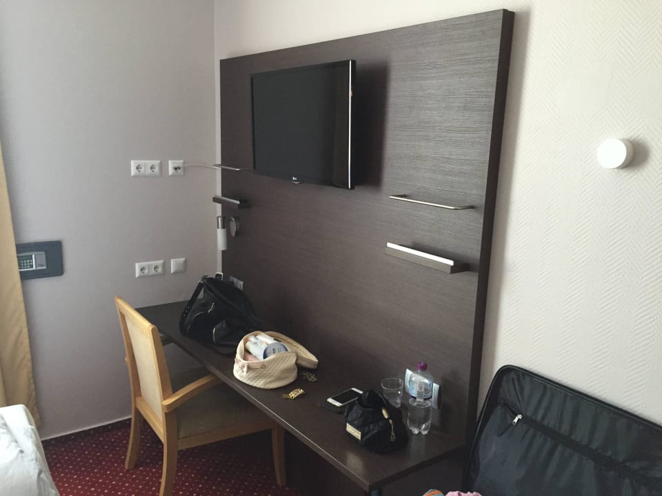 TV PLAZA INN Hamburg Moorfleet