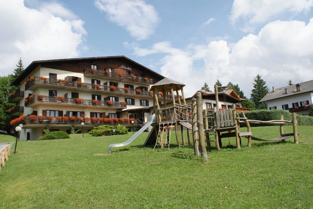 Giardino e parco giochi Alaska Clubresidence