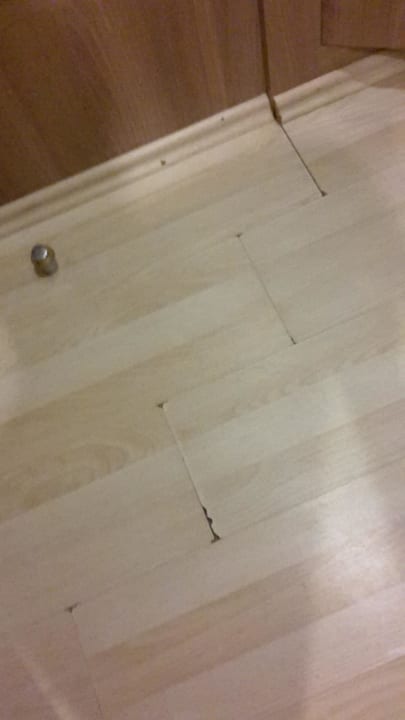 Boden kaputt Calimera Hane Garden