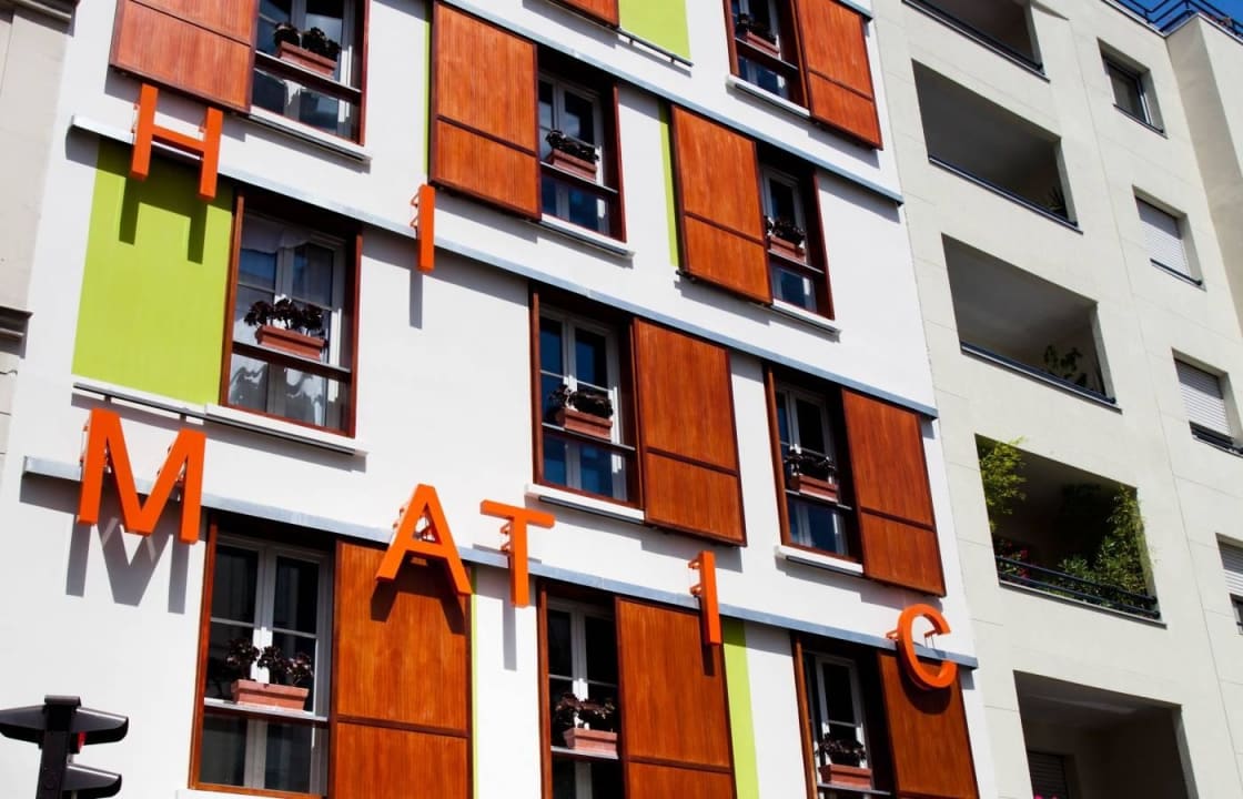 Building Hotel Exquis