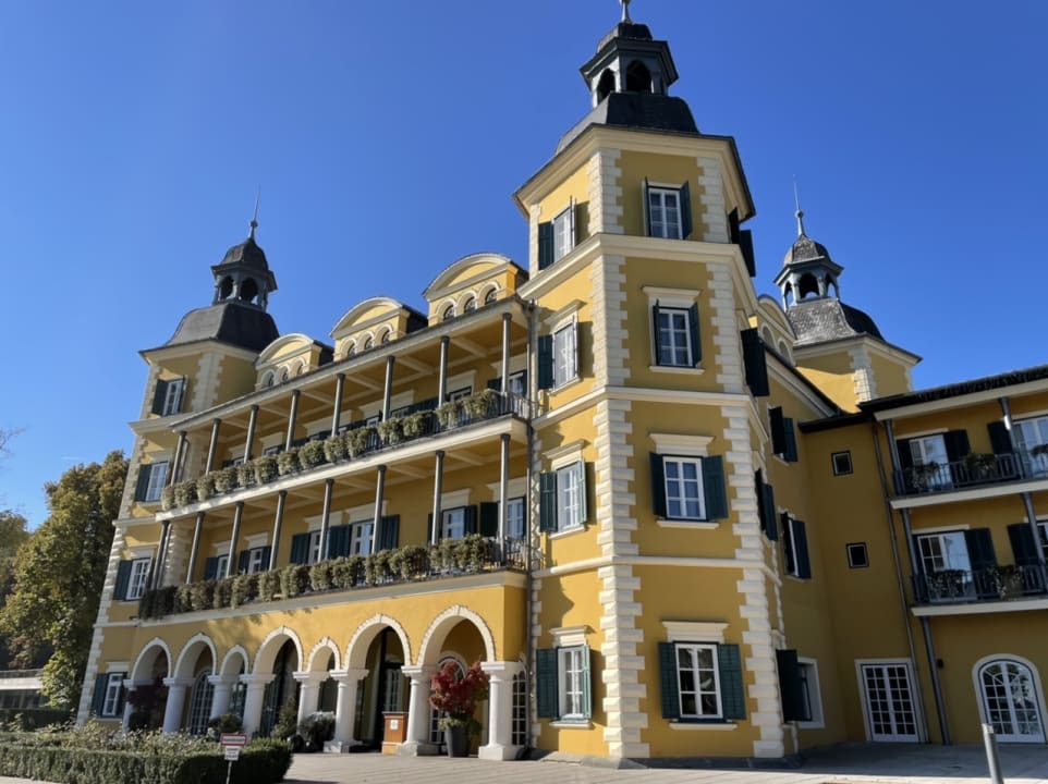 Außenansicht Falkensteiner Schlosshotel Velden
