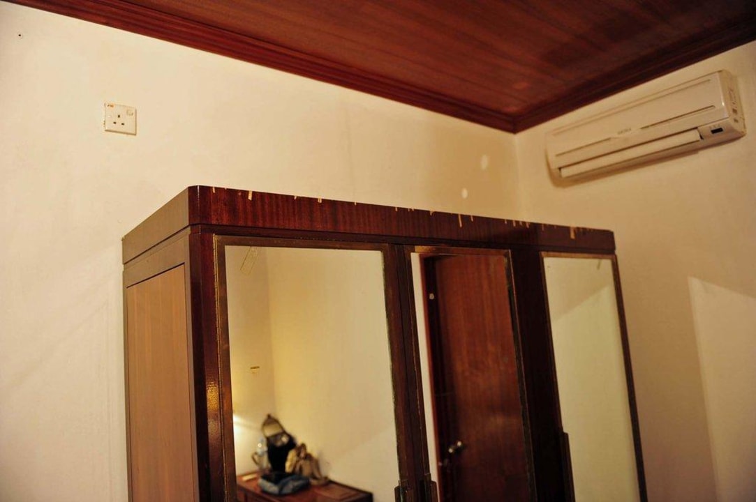 Kleiderschrank Eri Maldives