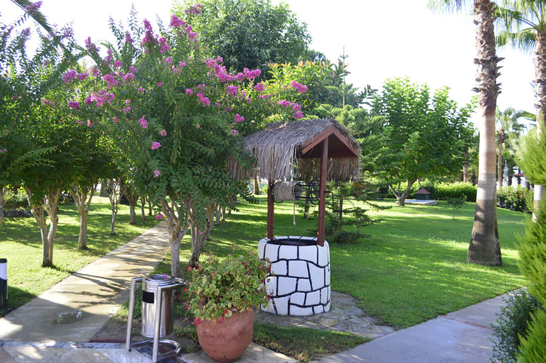 Weg zum Strand Hotel Miramare Beach