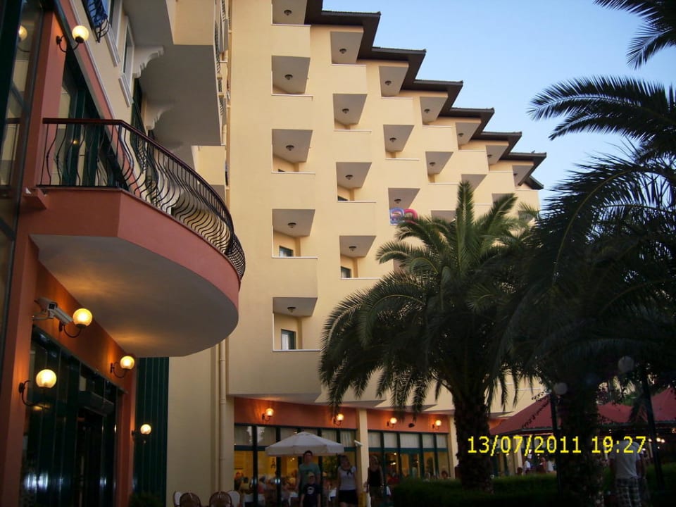 Eingang Miramare Queen Hotel