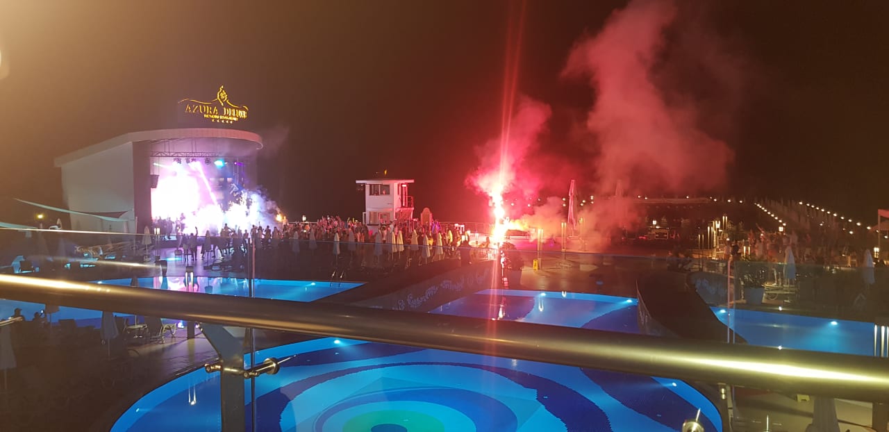 Pool Azura Deluxe Resort & Spa Hotel