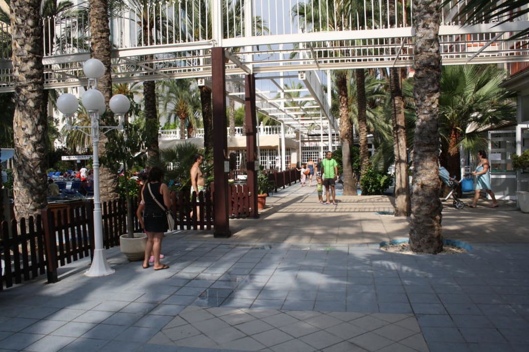 Richting Pool restaurant Magic Tropical Splash