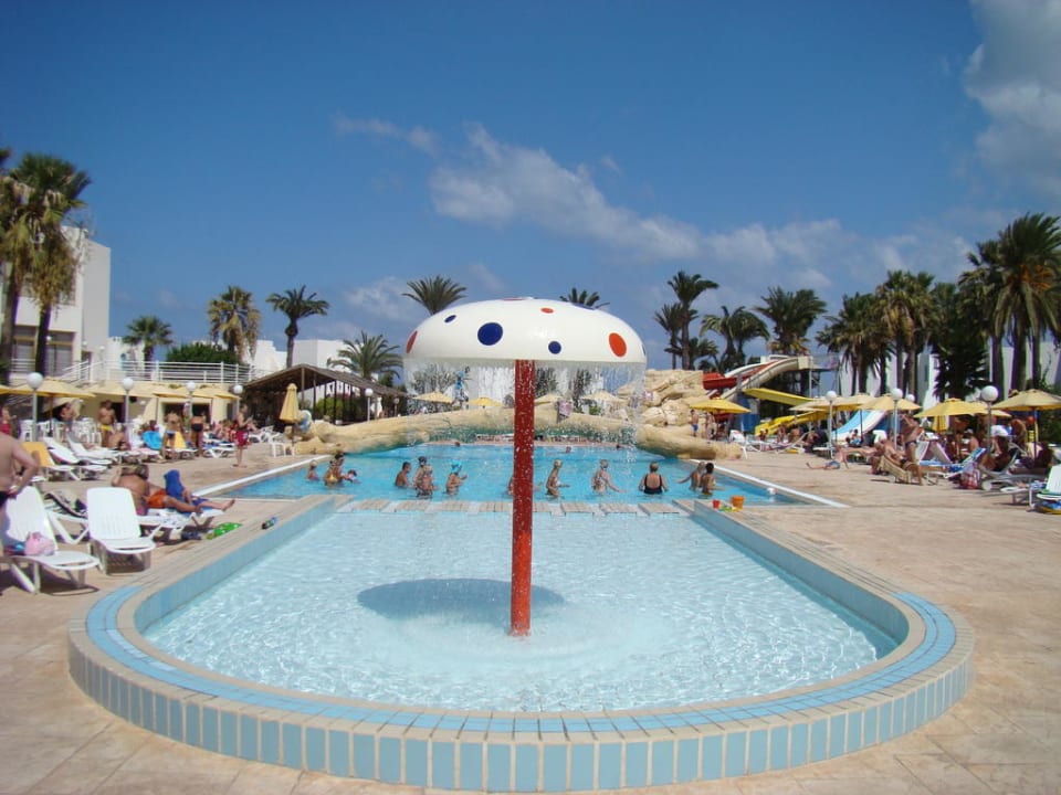 Basen Ruspina Beach Resort