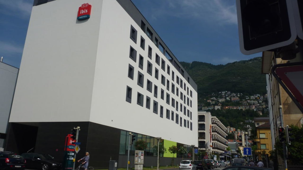 Hotel von Aussen Hotel Ibis Locarno