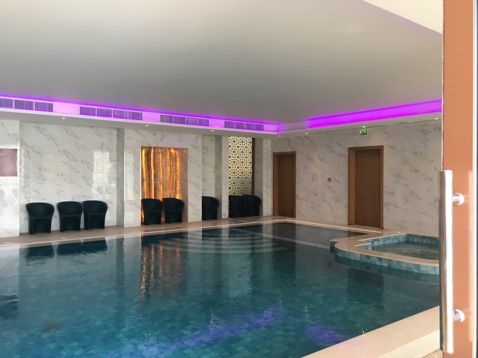 Pool DoubleTree by Hilton Resort & Spa Marjan Island