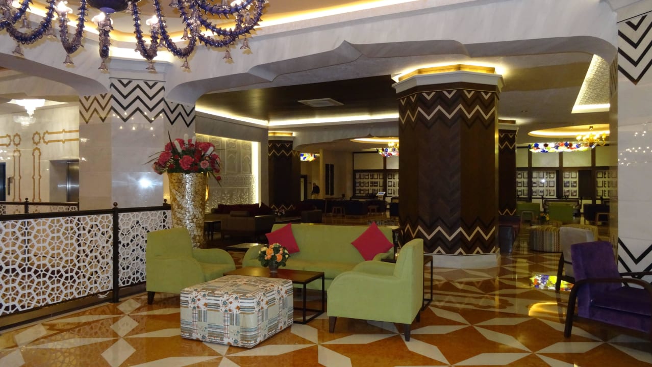 Lobby Royal Taj Mahal Hotel