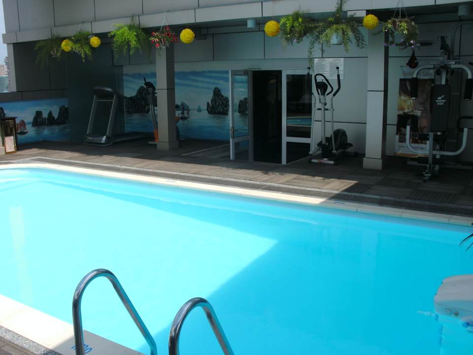 Dachterrassenpool Hotel Golden Central Saigon