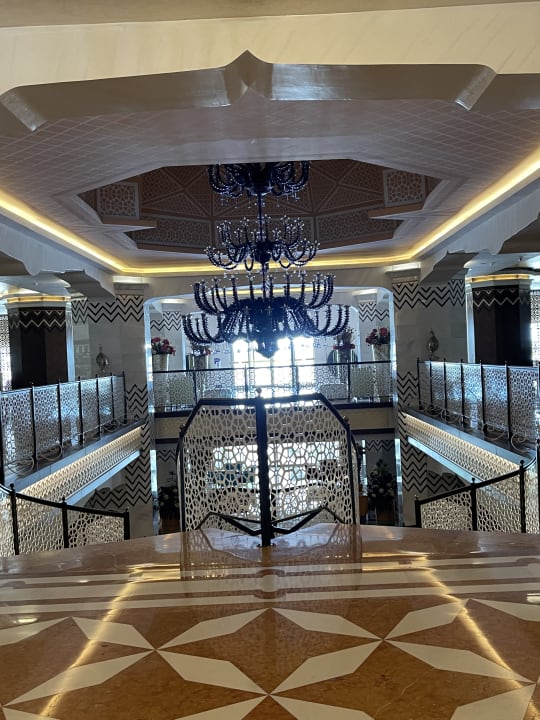 Lobby Royal Taj Mahal Hotel