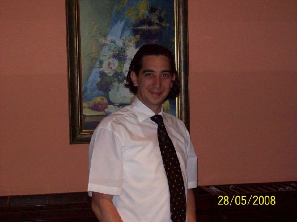 Rezeptionist Grand Seker Hotel