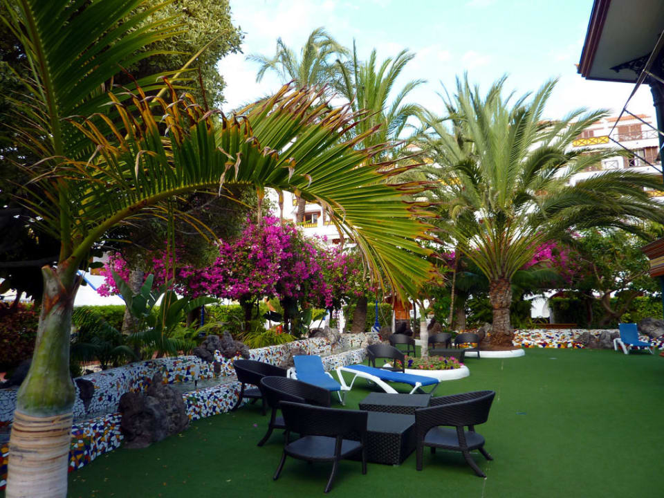 Ringsum der Pagode Parque Santiago III Official