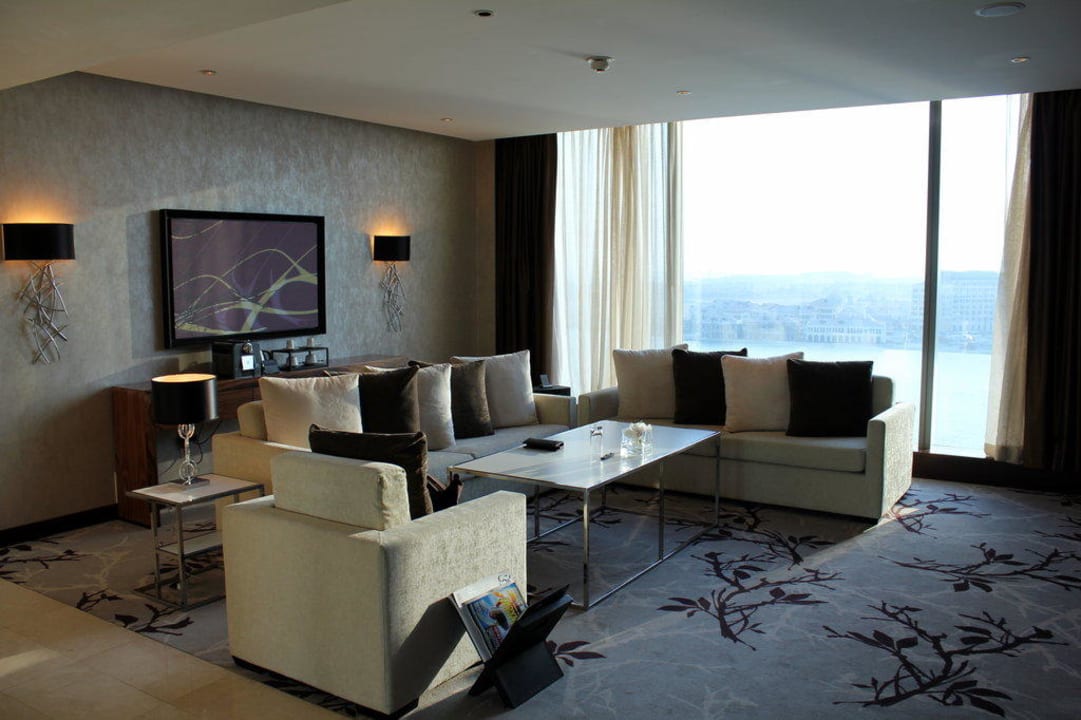 Gold Suite Creek View, Wohnzimmer Fairmont Bab Al Bahr