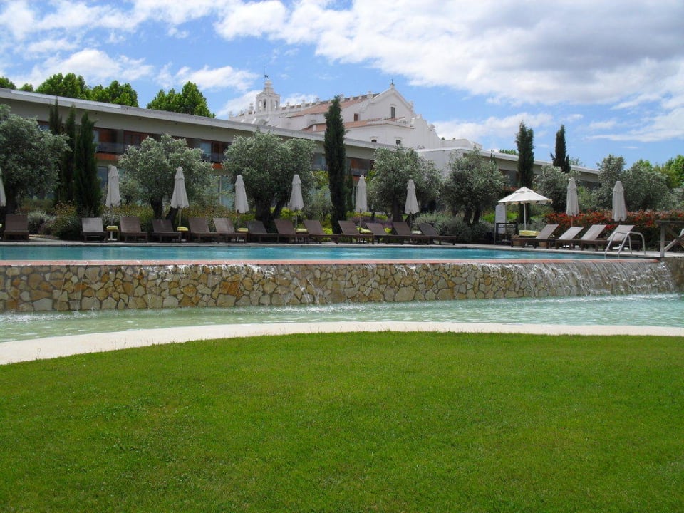 Pool außen Convento do Espinheiro Hotel & Spa