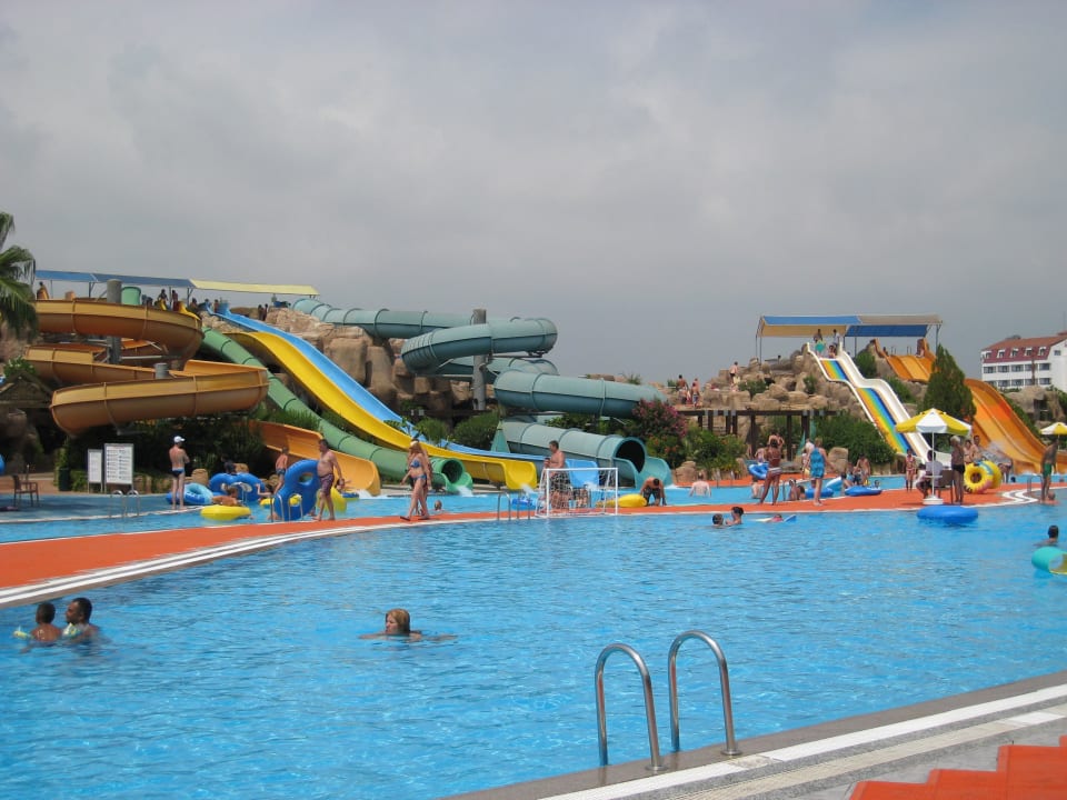 Wasserpark direkt beim Hotel VONRESORT Golden Coast