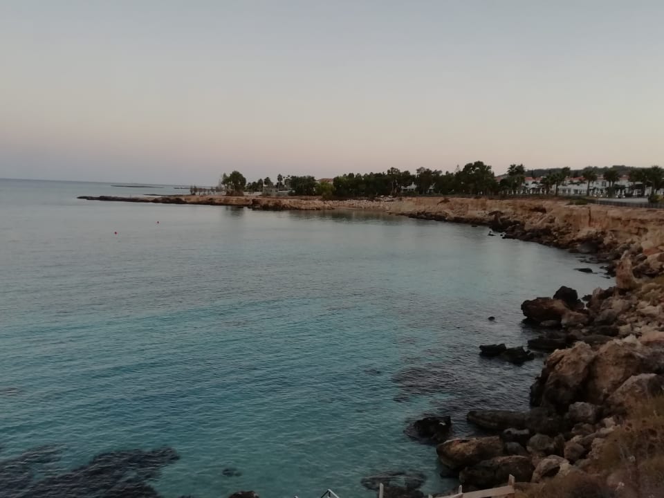 Außenansicht Crystal Springs Beach Hotel