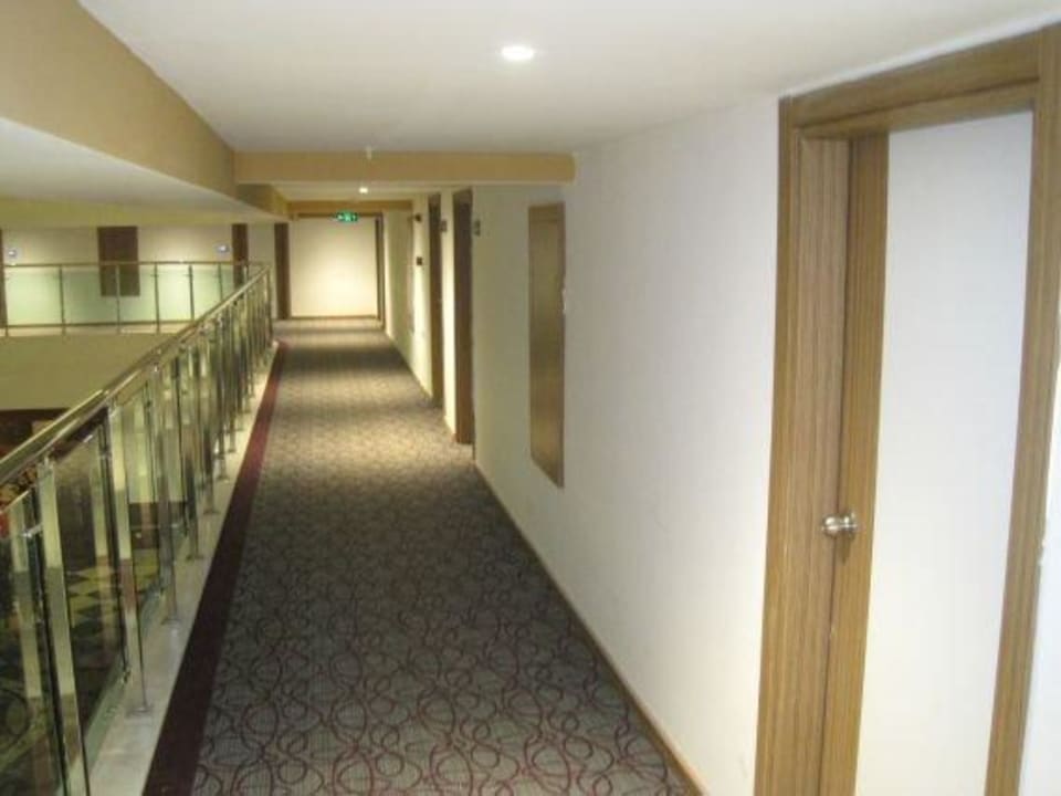 Flur zu Zimmern Diamond Hill Resort Hotel